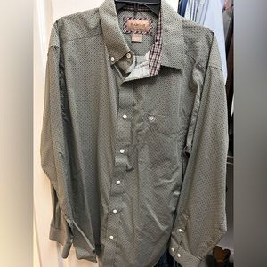 Ariat XL wrinkle free button up